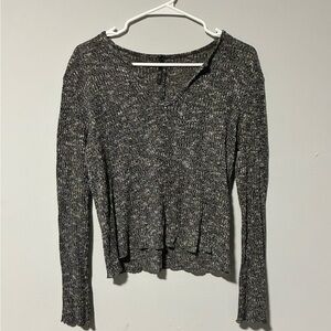 Women’s Heathered Black Long-Sleeve Knit Top